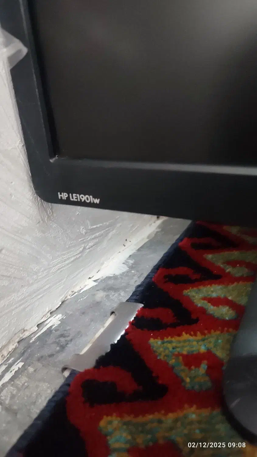 مانیتور lcdو led|قطعات و لوازم جانبی رایانه|قم, دروازه چوبی|دیوار