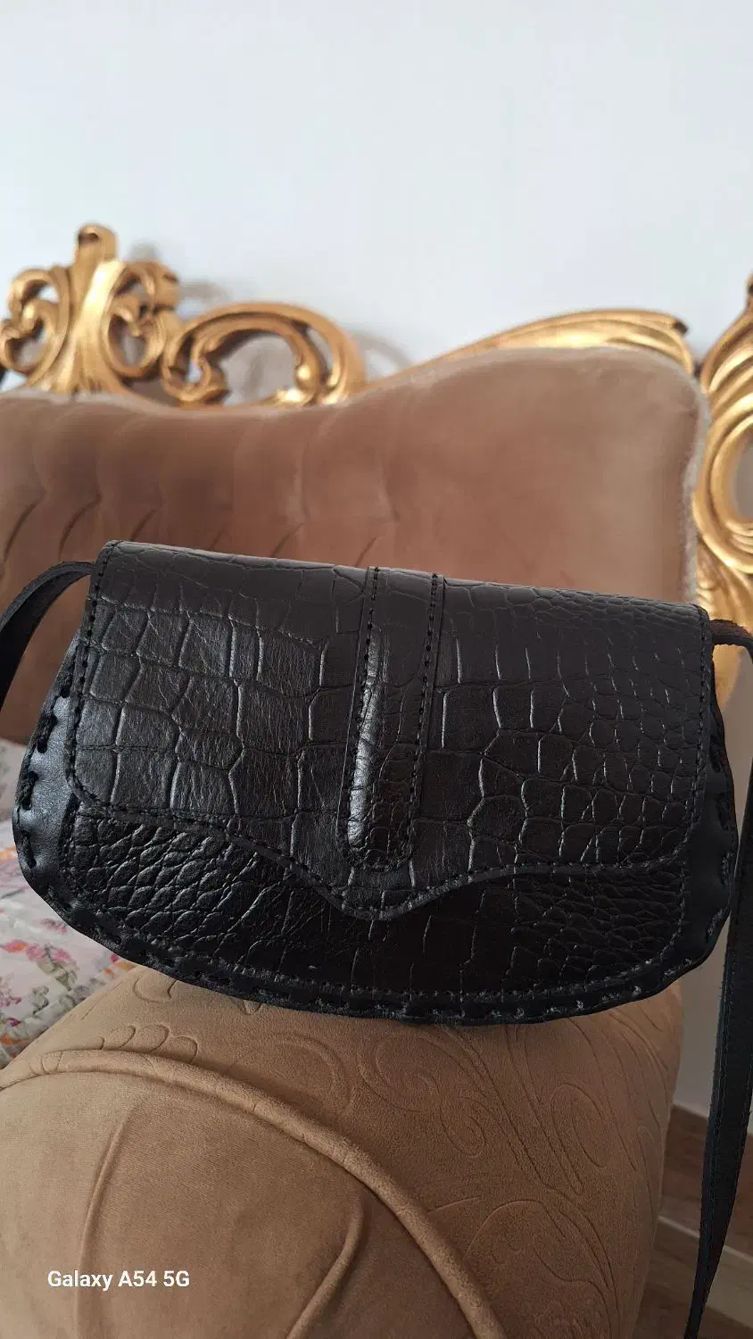 کیف دوشی تمام چرم دست دوز نو|کیف، کفش، کمربند|رباط‌کریم, رباط‌کریم|دیوار