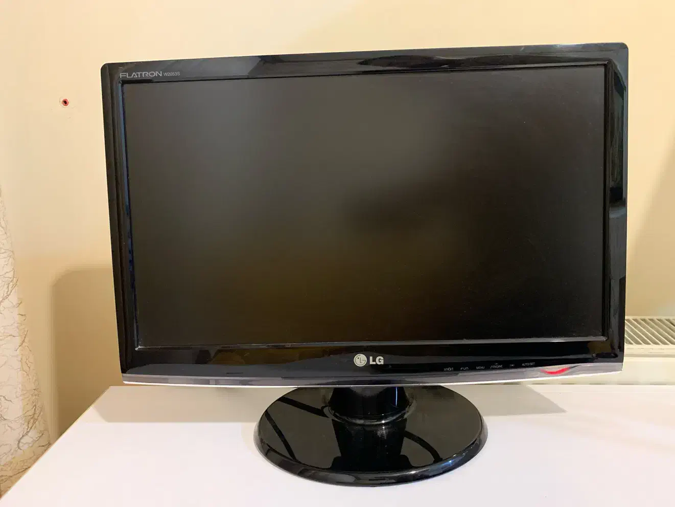 مانیتور ۲۰ اینچ ال‌جی|قطعات و لوازم جانبی رایانه|ایوان, |دیوار