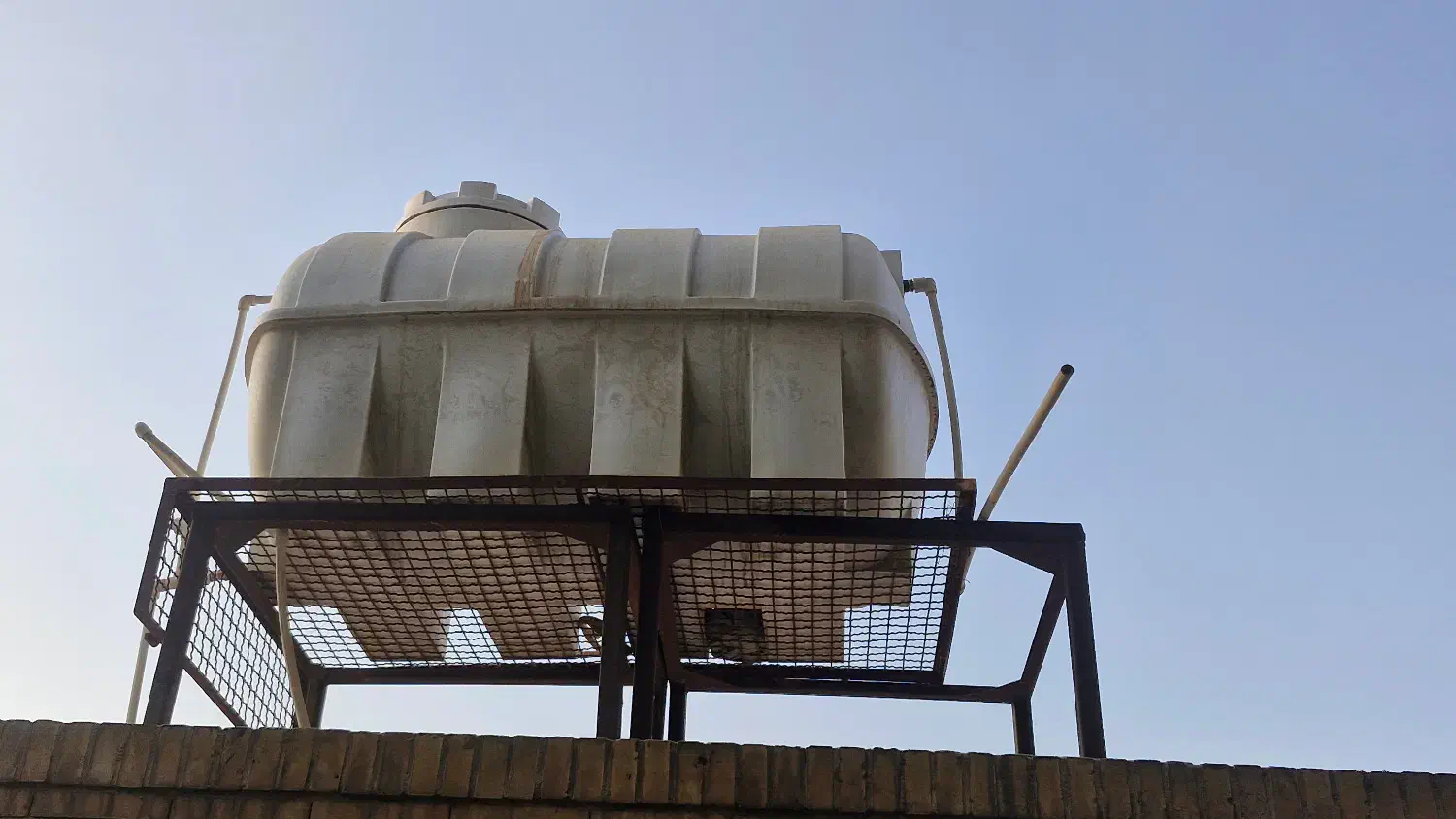 منبع  آب  دو عدد|مصالح و تجهیزات ساختمان|یزد, |دیوار