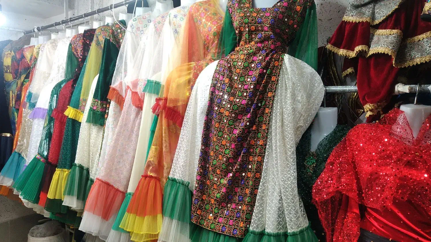 لباس محلی|لباس|مرودشت, ابوذر شمالی|دیوار