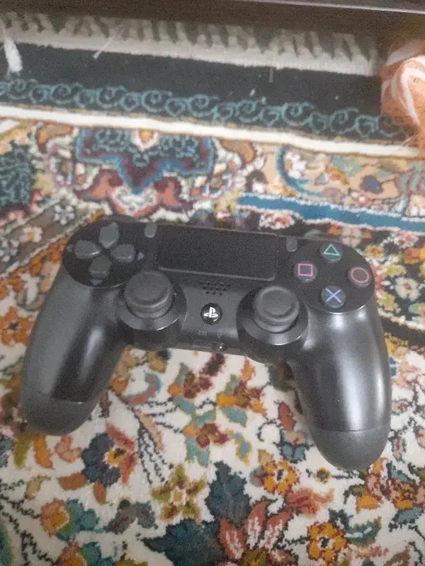 پی اس فور|کنسول، بازی ویدئویی و آنلاین|ری, علایین|دیوار