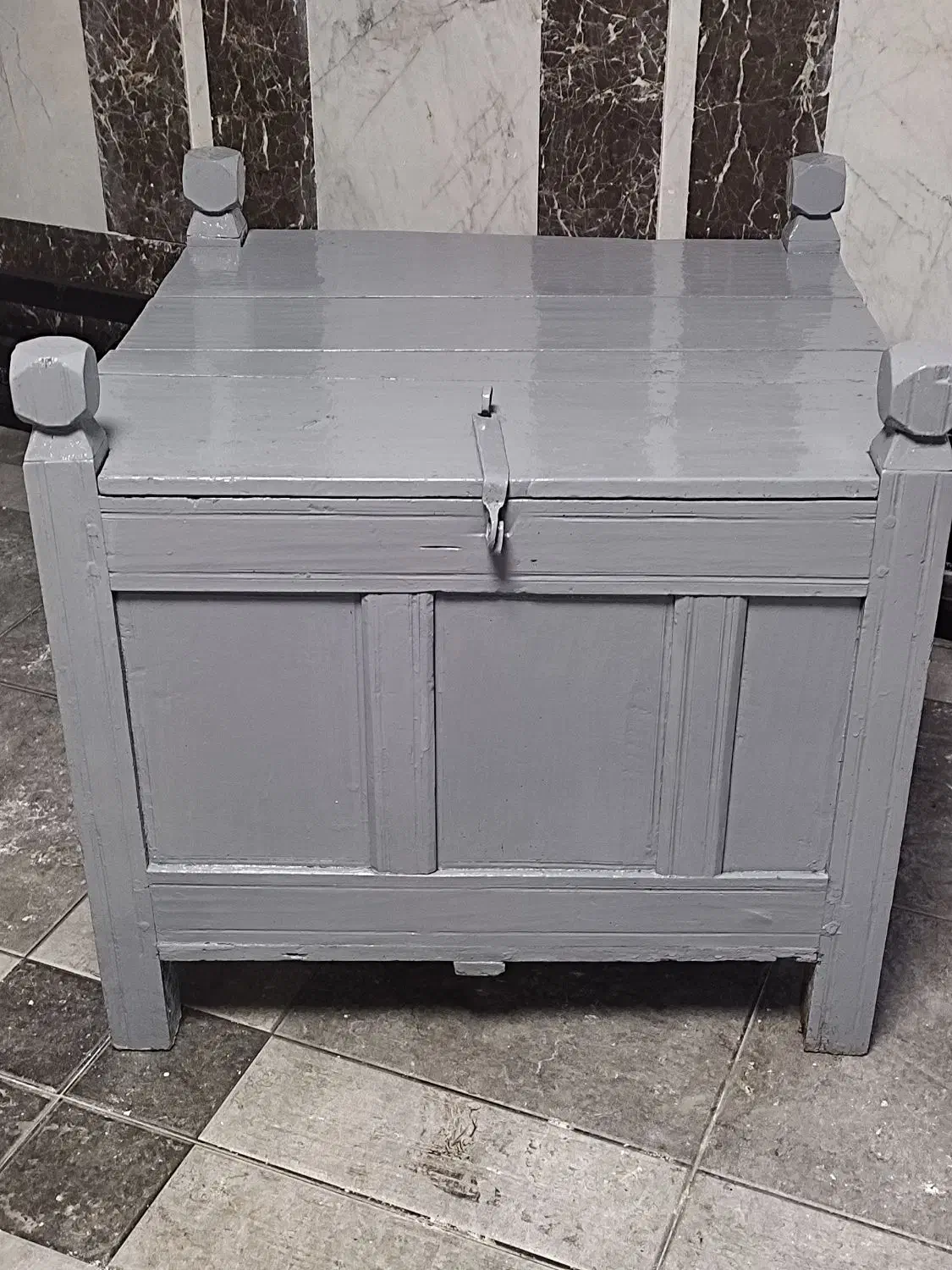 صندوق برنج قدیمی|کلکسیون اشیاء عتیقه|رشت, چله خانه|دیوار