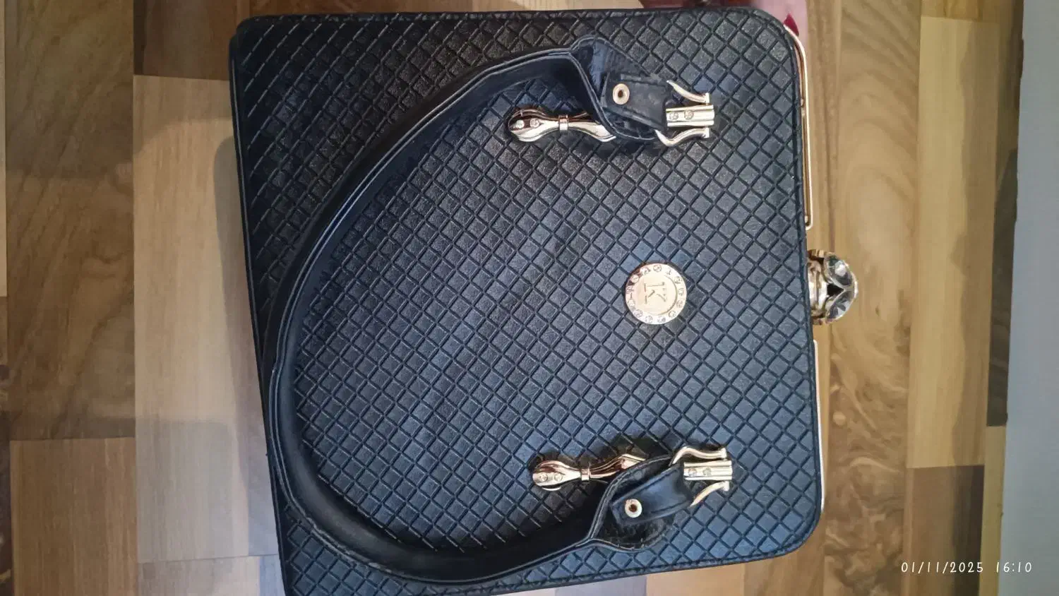 کیف مجلسی|کیف، کفش، کمربند|تبریز, |دیوار