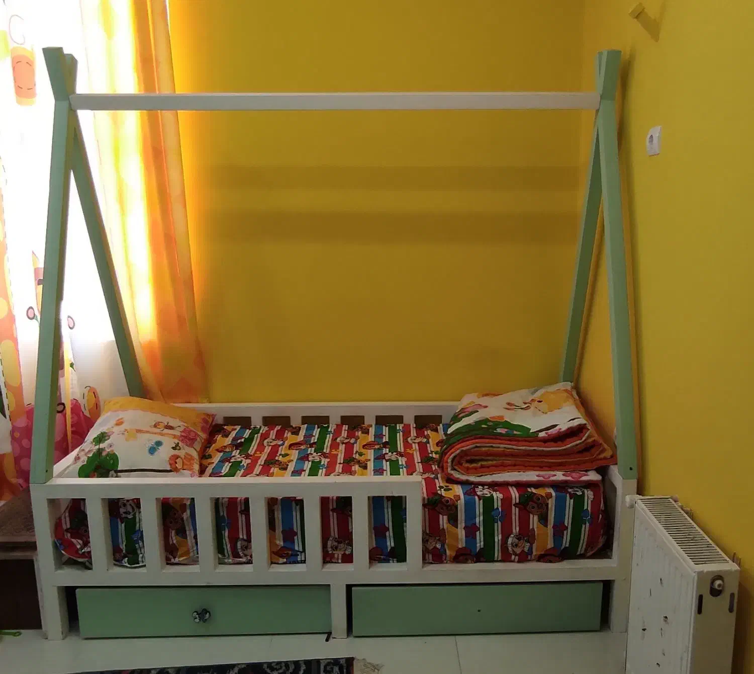 تخت کودک و نوجوان|تخت و سرویس خواب|دزفول, |دیوار