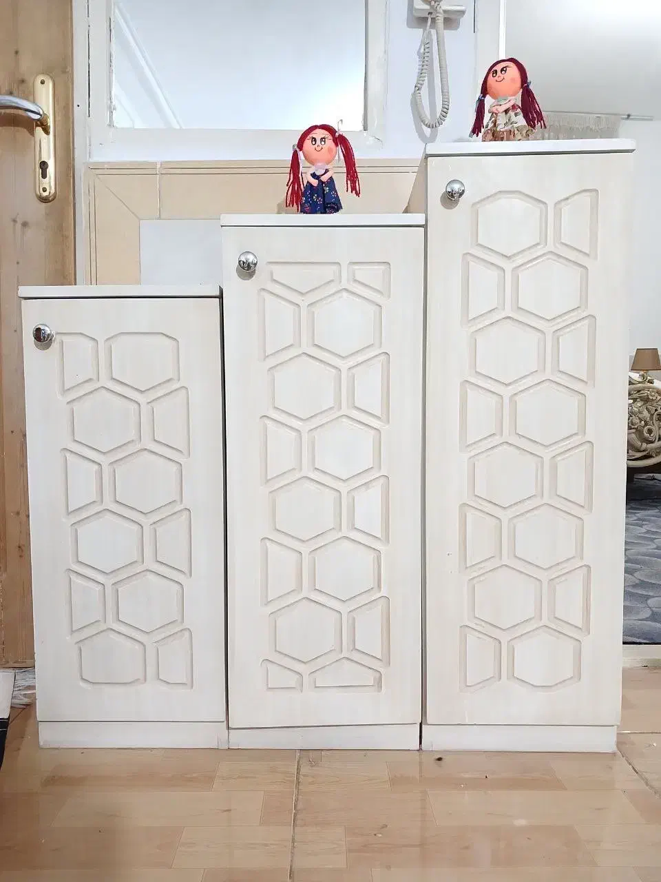 جاکفشی|جاکفشی، کمد، دراور|خاوران, |دیوار