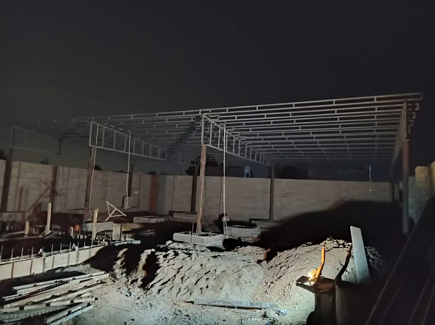 سقف شیروانی،خرپایی|خدمات پیشه و مهارت|ماهدشت, |دیوار