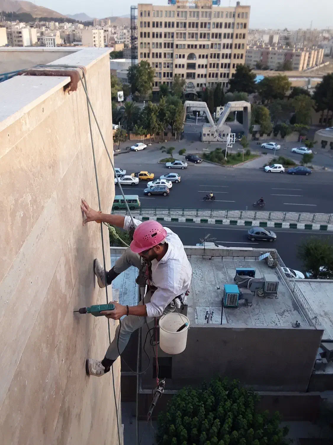 خدمات راپل کار در ارتفاع اجرای پیچ و رولپلاک نما|خدمات پیشه و مهارت|ورامین, ورامین|دیوار