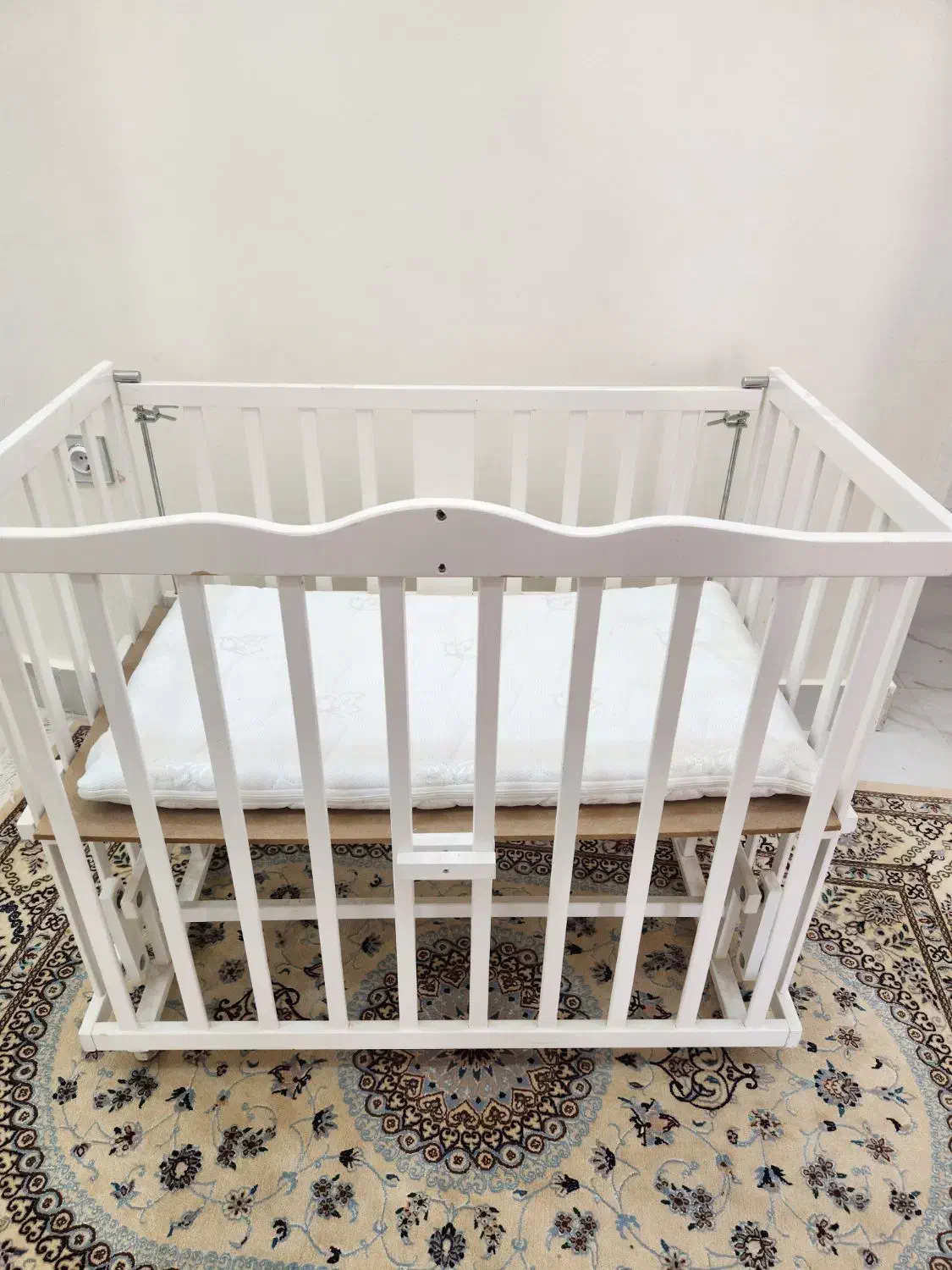 تخت گهواره|تخت و صندلی بچه|ارومیه, |دیوار