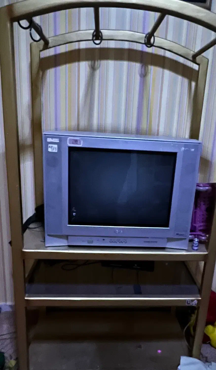 تلویزیون و میز تلویزیون|تلویزیون و پروژکتور|پاکدشت, پاکدشت (مامازند)|دیوار