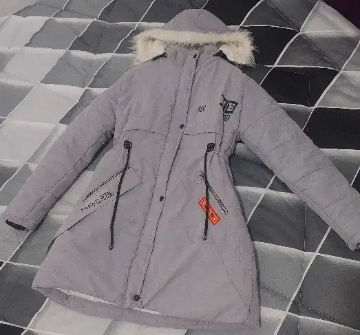 کاپشن خارجی|لباس|سراب, |دیوار