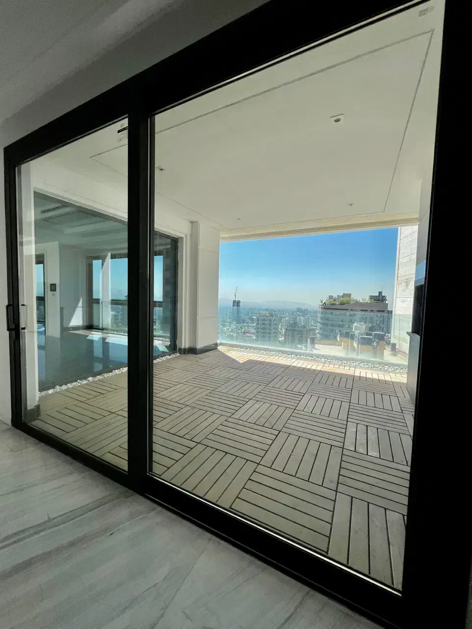 ۳۸۰متر مدرن+۳۰متر تراس ویوو شهر و باغ