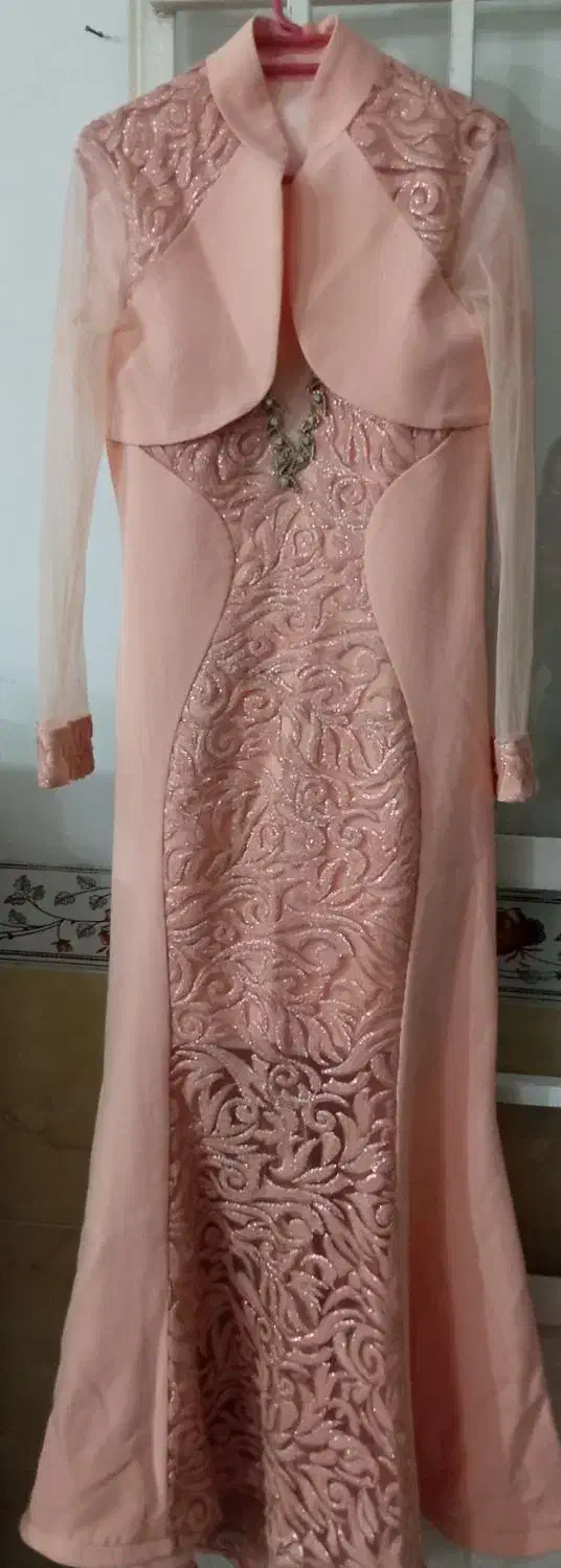 لباس مجلسی|لباس|هشتگرد, هشتگرد قدیم|دیوار