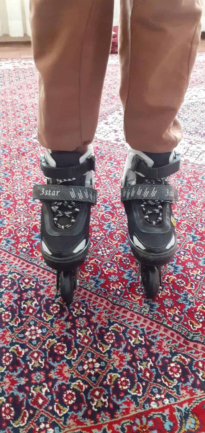 اسکیت سایز ۳۰ تا ۳۳ میخوره|دوچرخه، اسکیت، اسکوتر|کرج, شهرک سهرابیه|دیوار