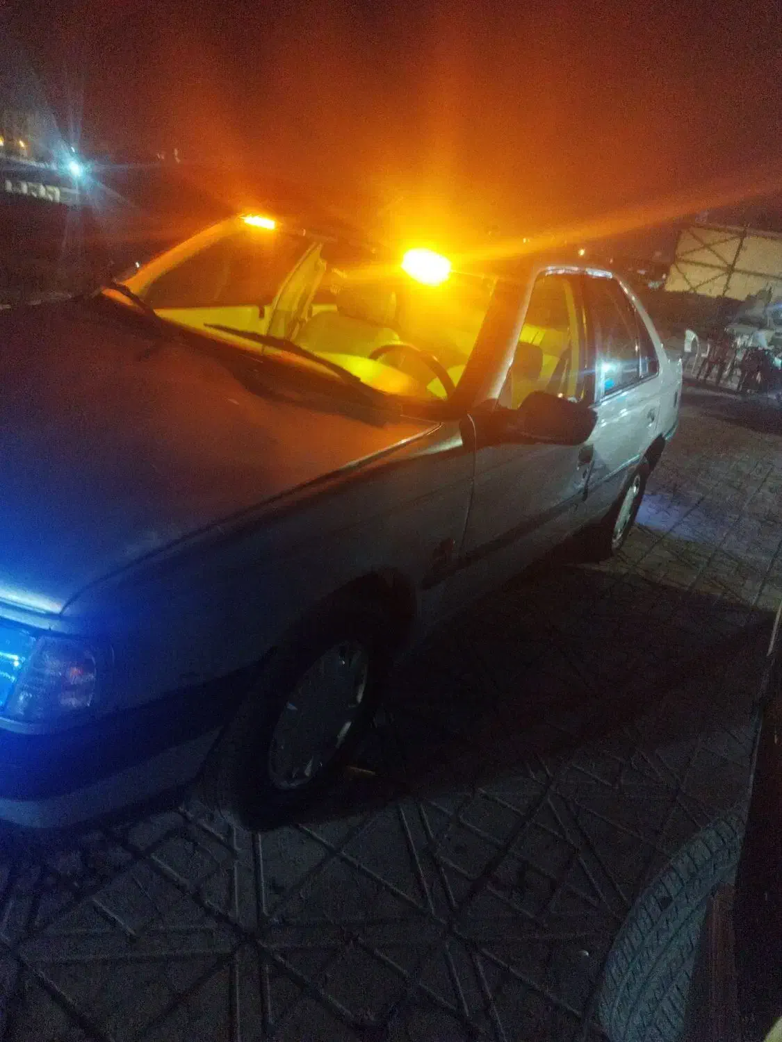 پژو 405 دوگانه شرکتی مدل 90 داخل کرم|خودرو سواری و وانت|صحنه, |دیوار