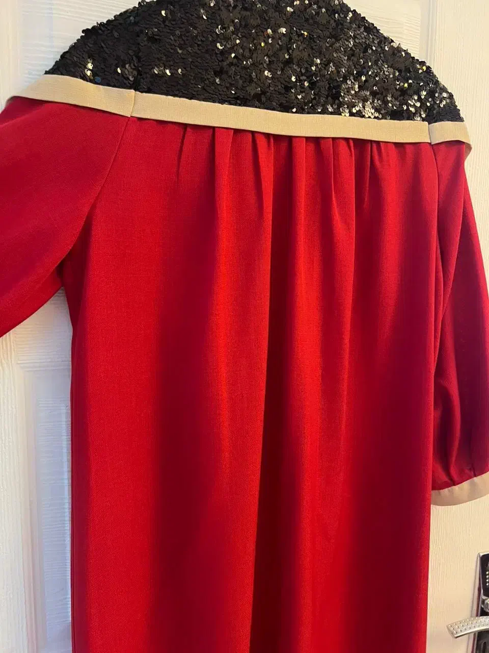 ۲ عدد مانتو کاملا نو توضیحات مطالعه شود|لباس|پردیس, فاز ۸|دیوار