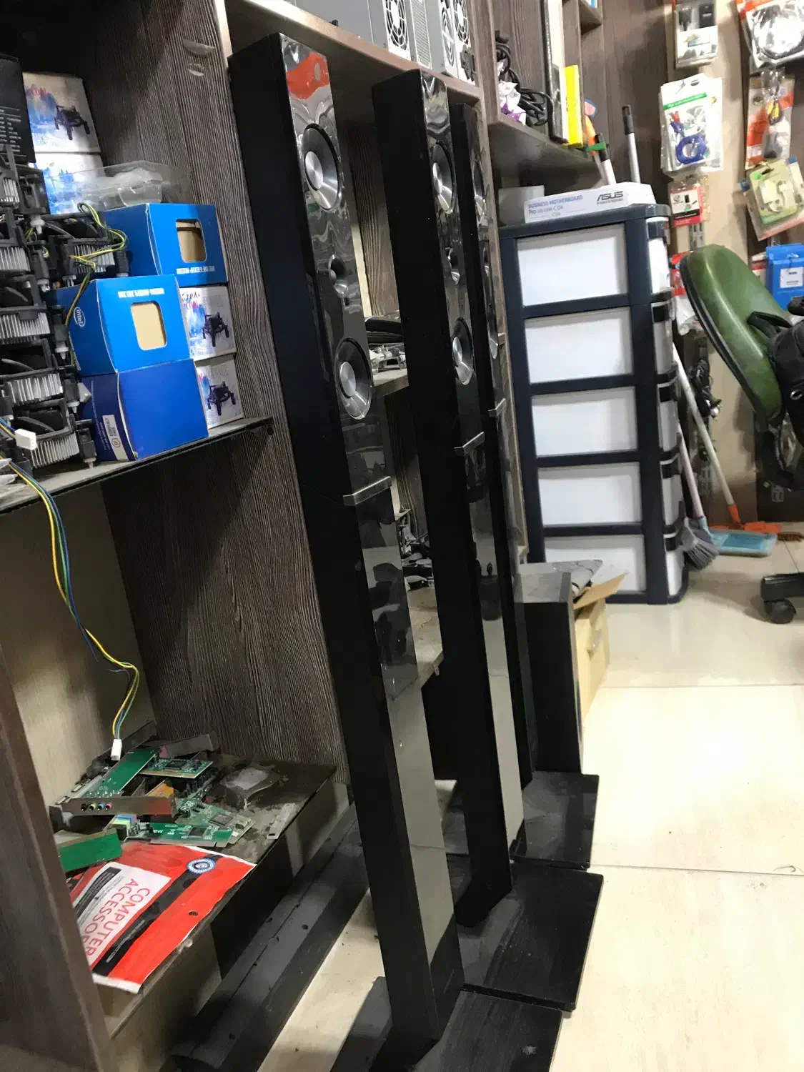 اسپیکر های تلویزیون خانگی|سیستم صوتی خانگی|نور, |دیوار