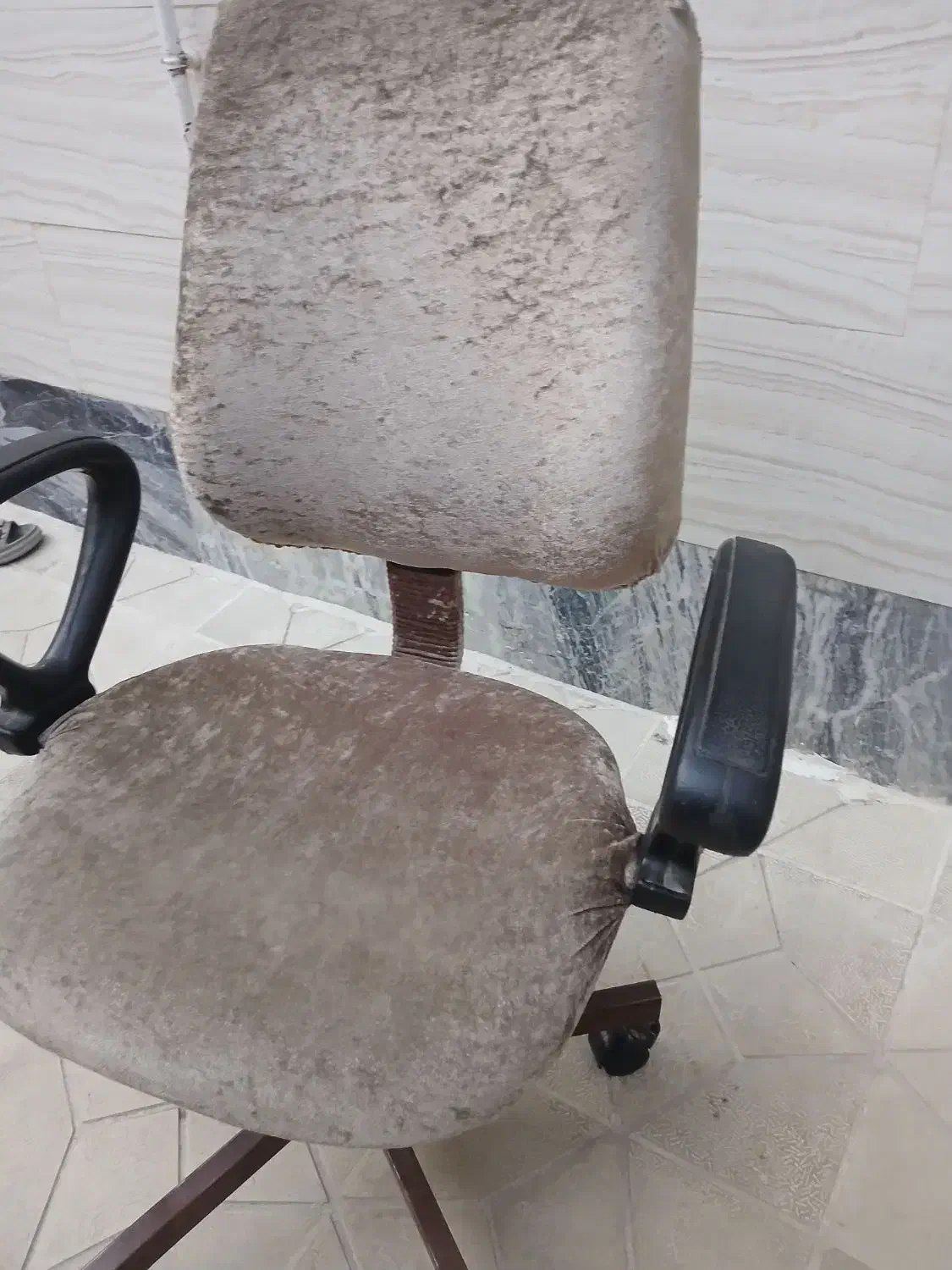 صندلی چرخ دار|صندلی و نیمکت|کوهدشت, |دیوار