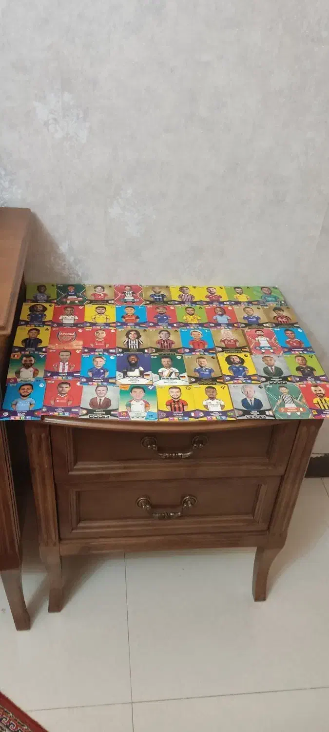 کارت کیمدی|اسباب‌‌بازی|ری, کارخانه سیمان|دیوار