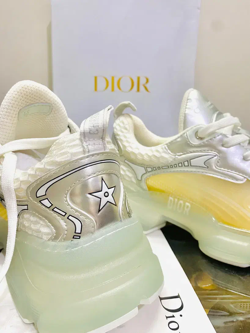 کتونی کریستین دیور Dior اورجینال  معاوضه|کیف، کفش، کمربند|تهران, شهرآرا|دیوار