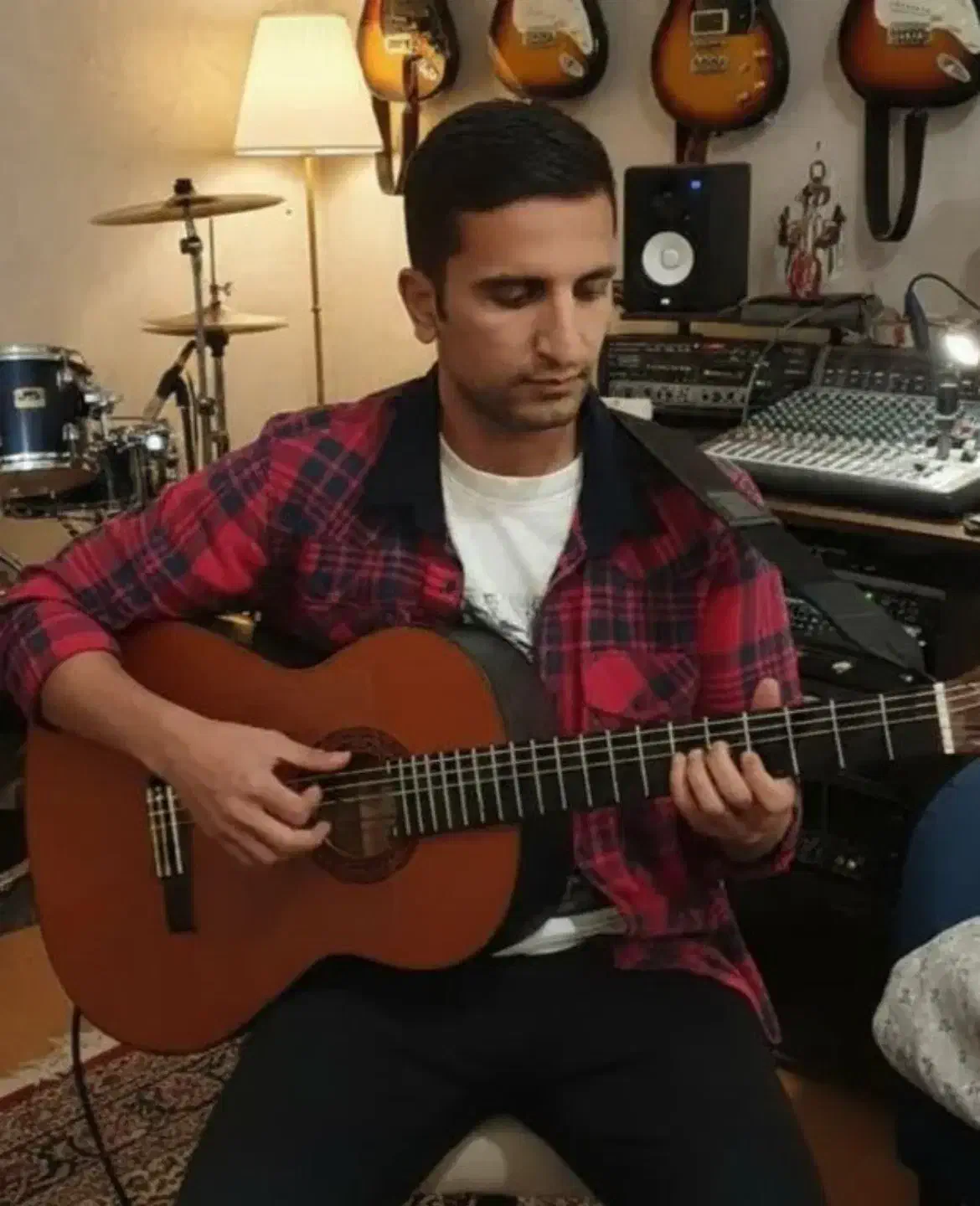 اجرا موسیقی زنده در سورپرایز تولد|خدمات پذیرایی، مراسم|لاهیجان, رجایی|دیوار