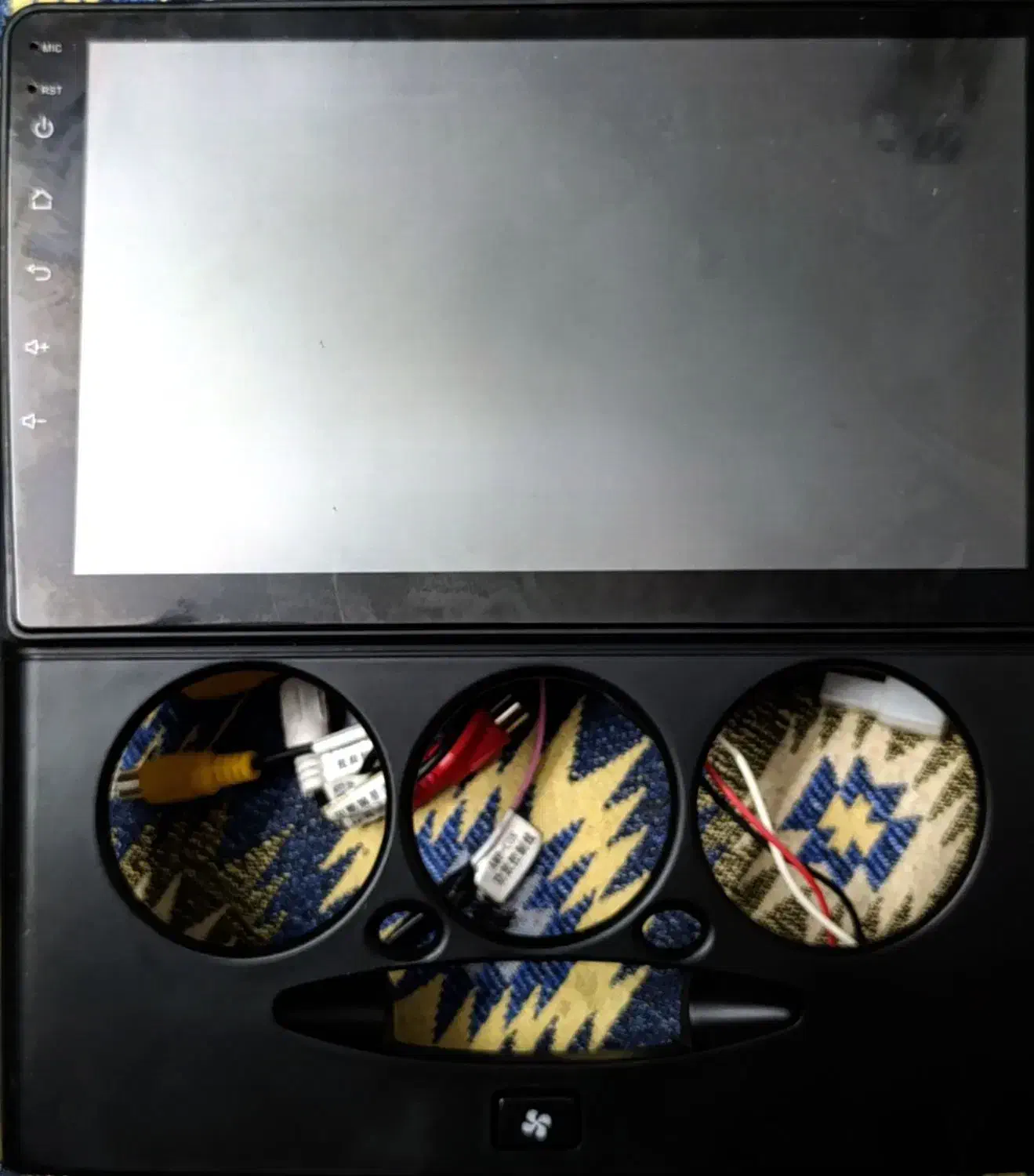 مانیتور  ماشین مناسب برای پراید|قطعات یدکی و لوازم جانبی|فریدون‌کنار, |دیوار