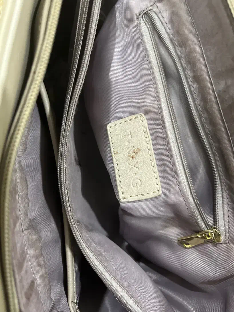 کیف|کیف، کفش، کمربند|اهواز, شریعتی جنوبی|دیوار