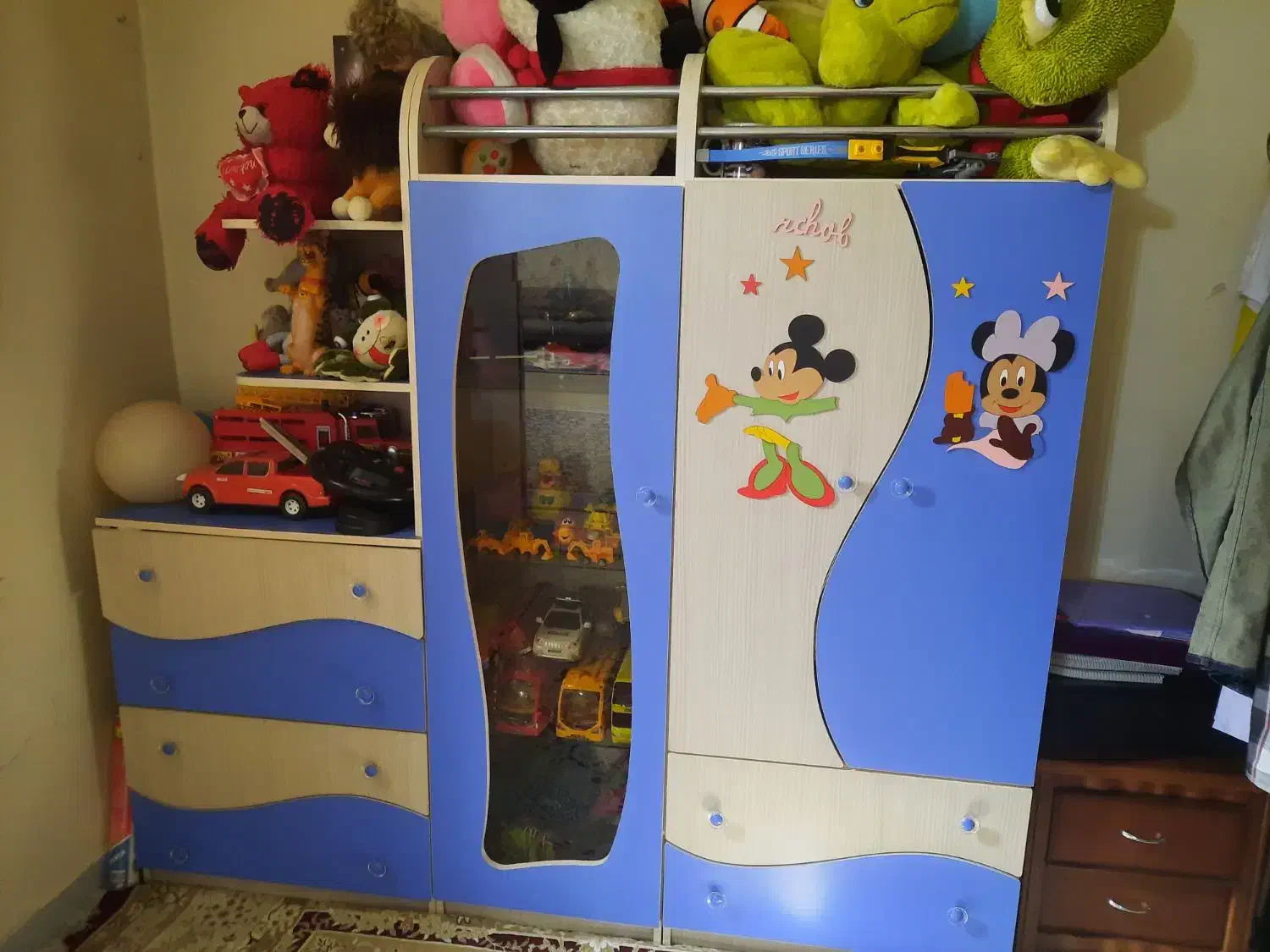 کمد بسیار شیک و جادار|اسباب و اثاث بچه|بهبهان, |دیوار