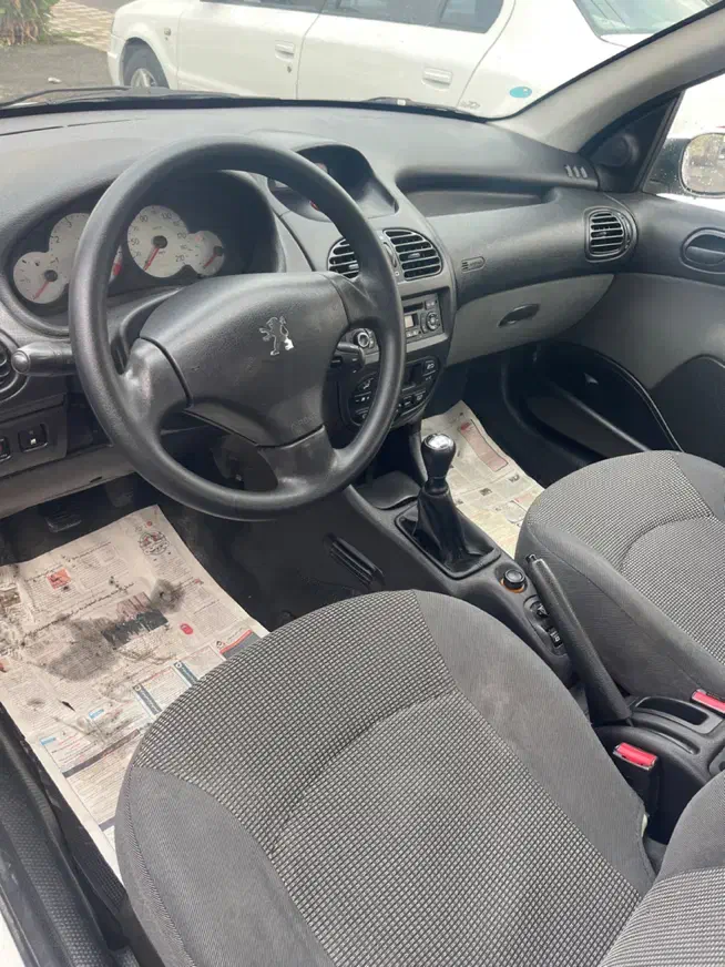 پژو ۲۰۶ صندوقدار v8 مدل ۱۳۹۶|خودرو سواری و وانت|رشت, فلسطین|دیوار