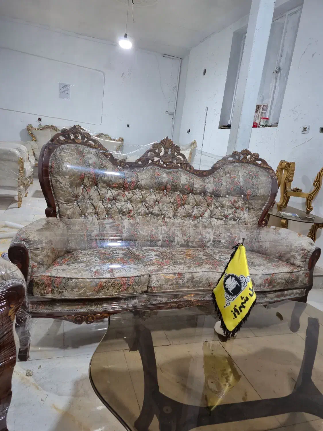 مبل سلطنتی ۹نفره تمام چوب گردو|مبلمان خانگی و میز عسلی|مشکین‌دشت, |دیوار