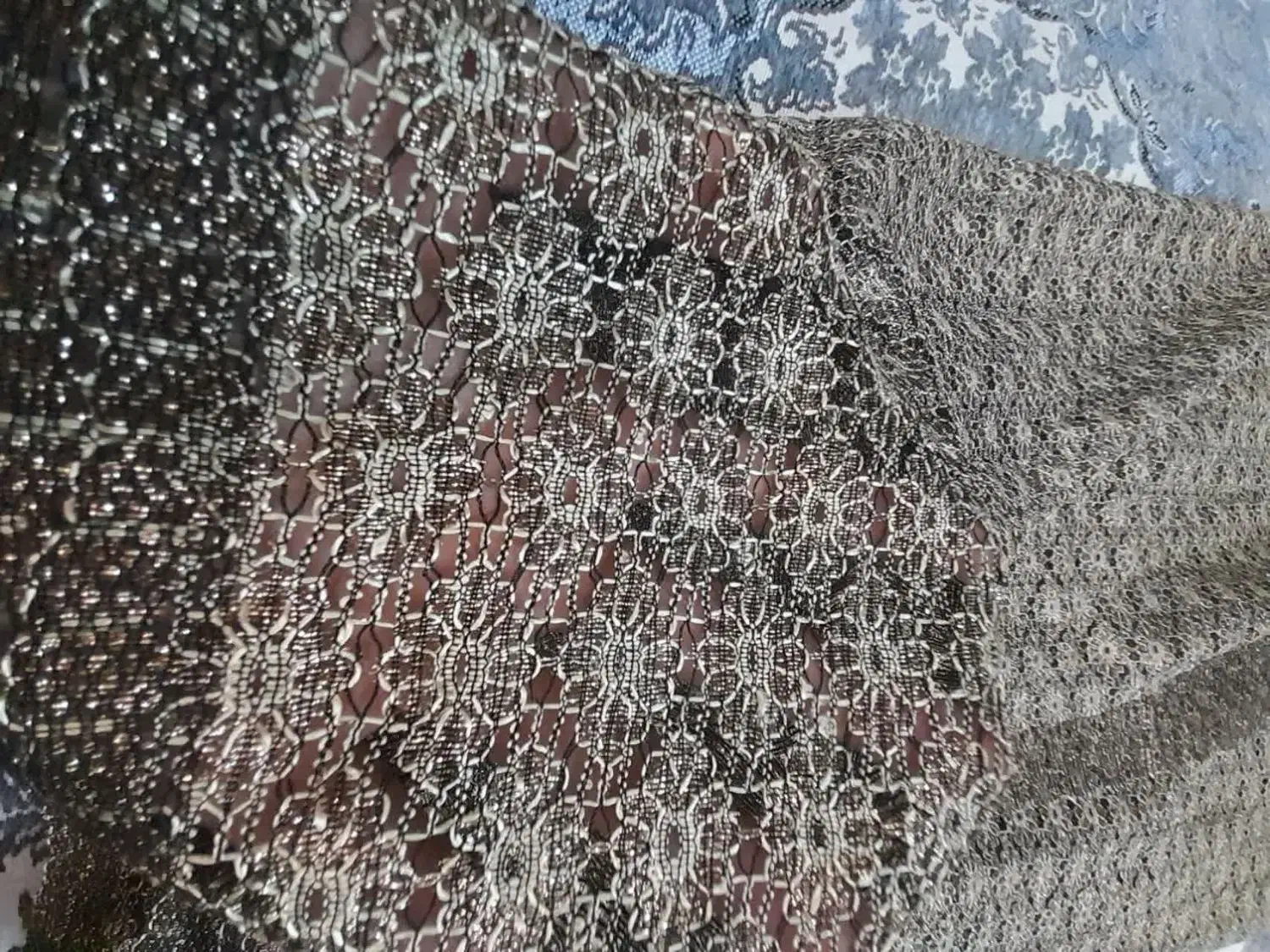 پارچه|لباس|مشهد, راه آهن|دیوار