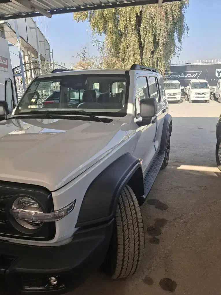 تانک ۳۰۰|خودرو سواری و وانت|صدرا-فارس, فاز ۱|دیوار