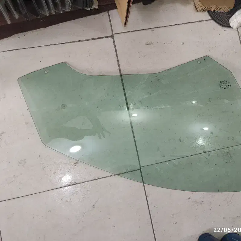 سپر پژو۴۰۵ و شیشه ۲۰۶ وروی درب ۲۰۶ و شیشه زانتیا|قطعات یدکی و لوازم جانبی|خرمآباد, |دیوار