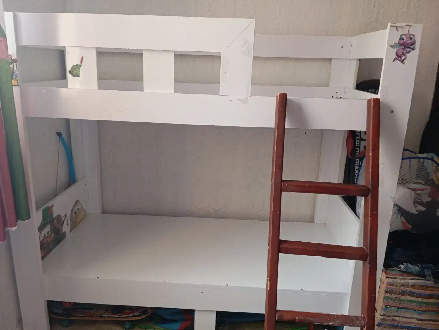 تخت نوجوان|تخت و سرویس خواب|گلبهار, شهر جدید گلبهار|دیوار