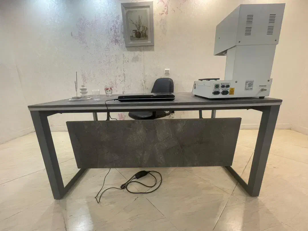 میز اداری و کامپیوتر مدرن درجه یک|میز تحریر و کامپیوتر|هشتگرد, شهرک پامچال|دیوار
