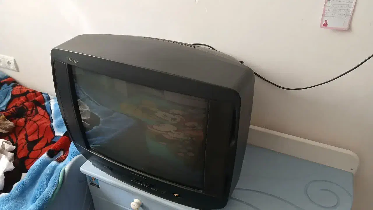 تلویزیون ۲۱ اینچ قدیمی|تلویزیون و پروژکتور|بروجرد, |دیوار