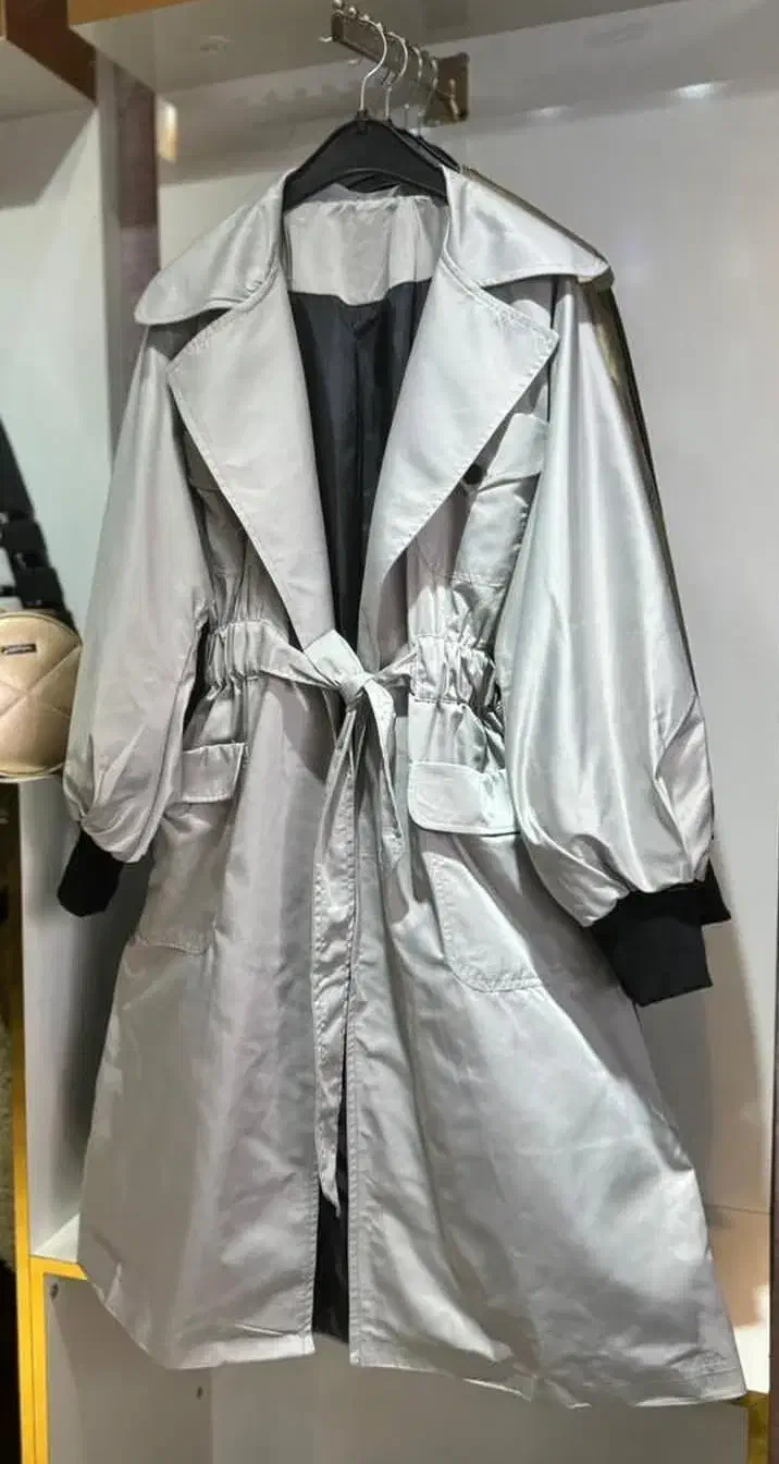 بارانی|لباس|خرمآباد, |دیوار