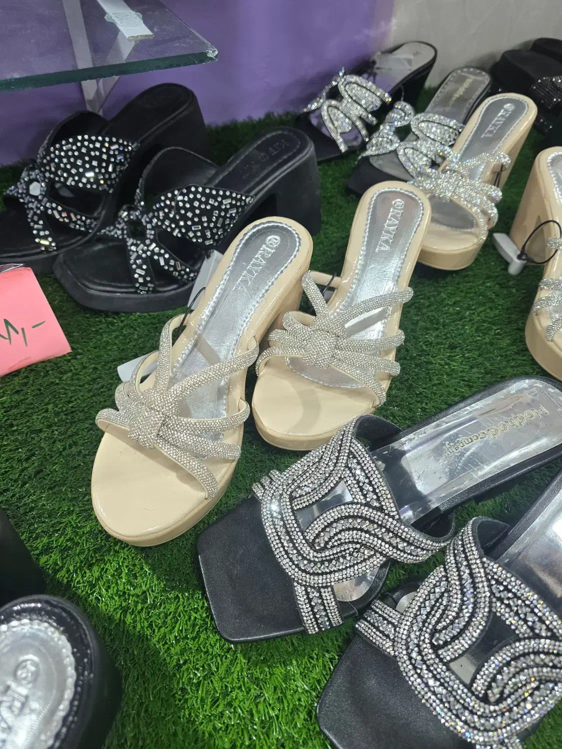 انواع صندل و دمپایی زنانه به قیمت خرید|کیف، کفش، کمربند|خرمآباد, |دیوار