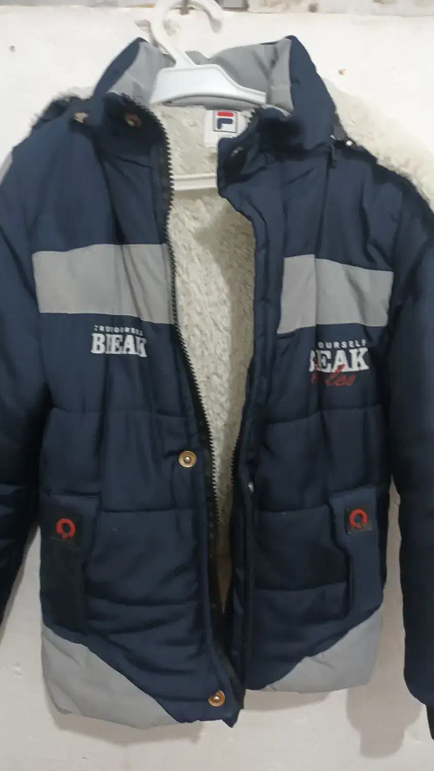 کاپشن|لباس|رشت, توشیبا|دیوار