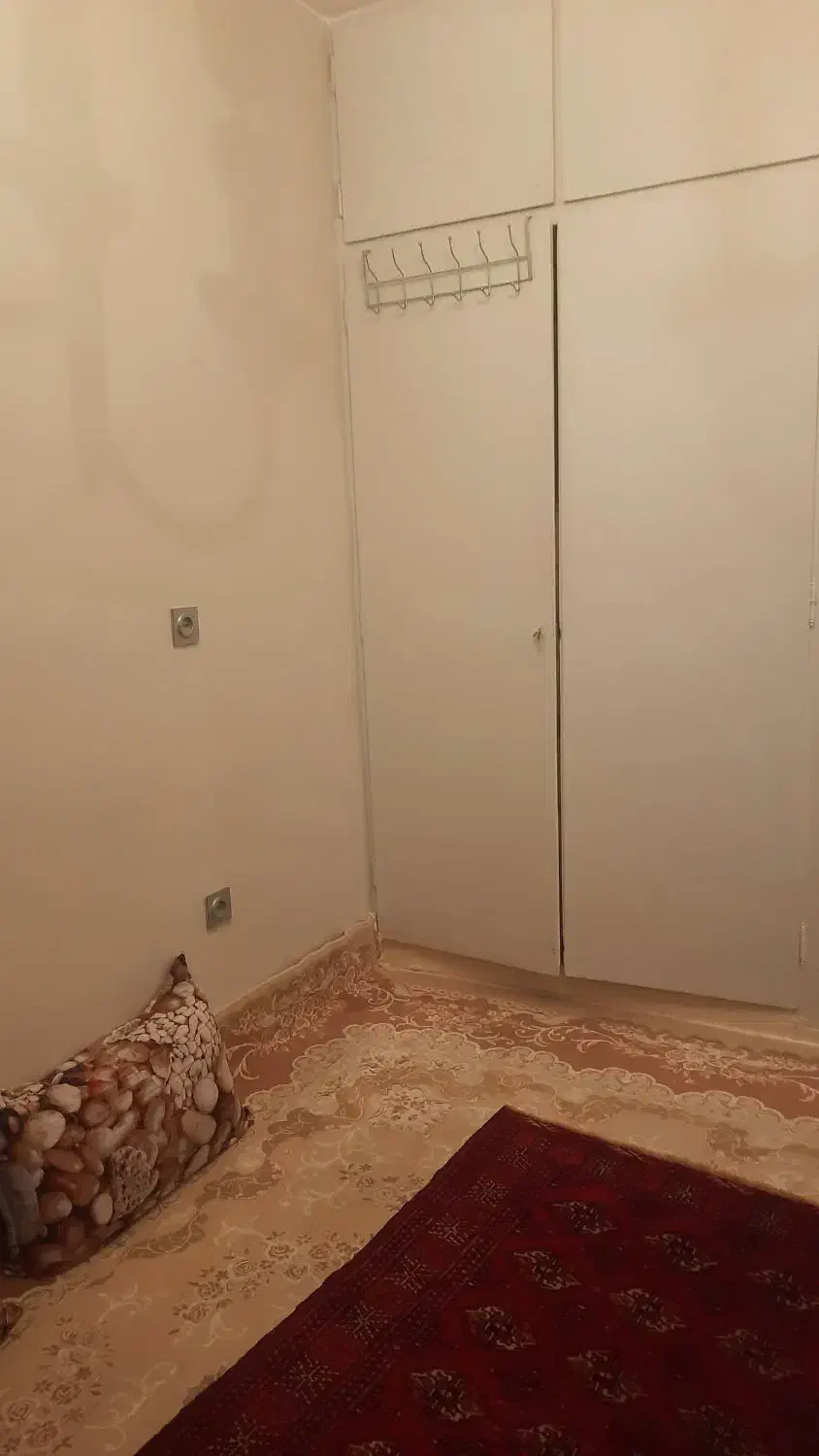 اپارتمان ۳ طبقه تک واحدی طبقه همکف