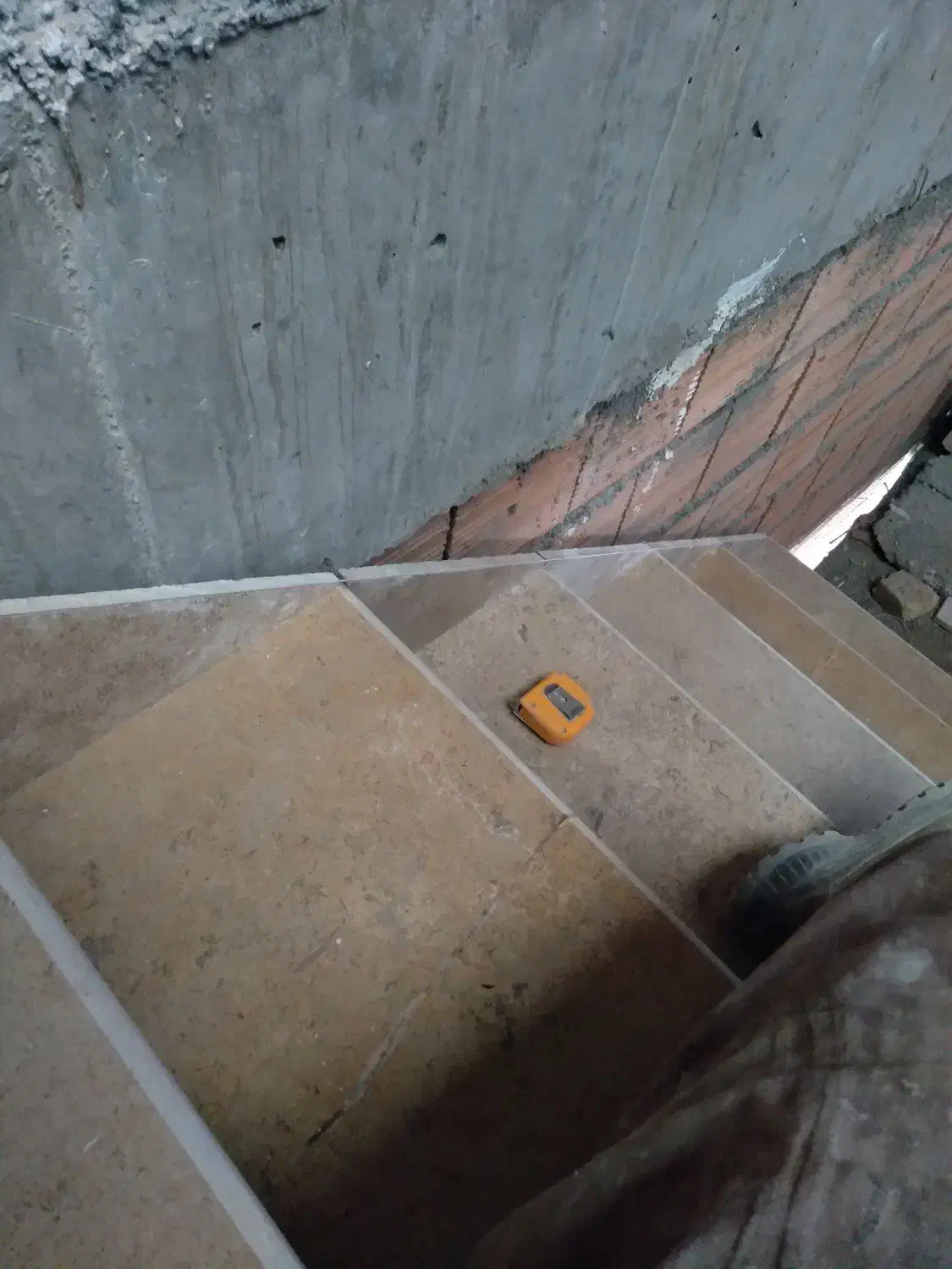 نصب کاشی سرامیک مزاییک.نرده .پله|خدمات پیشه و مهارت|بجنورد, |دیوار