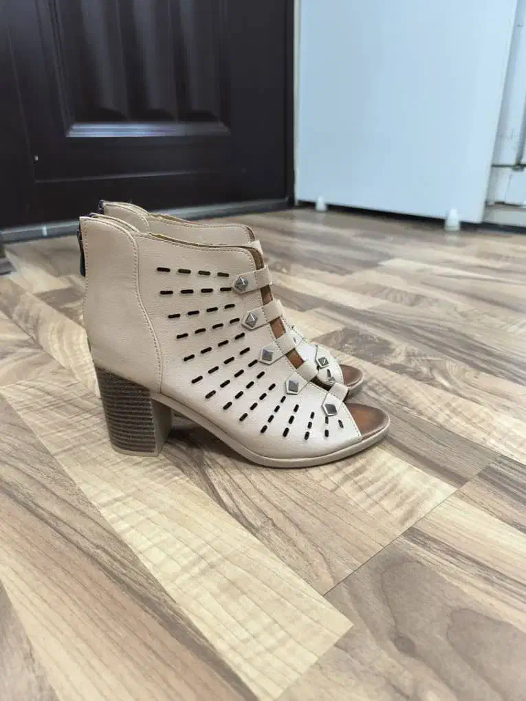 کفش|کیف، کفش، کمربند|خرم‌آباد, |دیوار