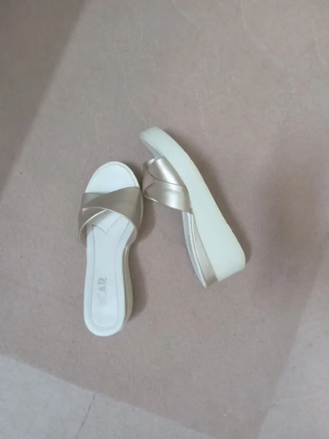 صندل دمپایی طلایی شیک و مجلسی|کیف، کفش، کمربند|قم, مسجد امام حسن|دیوار