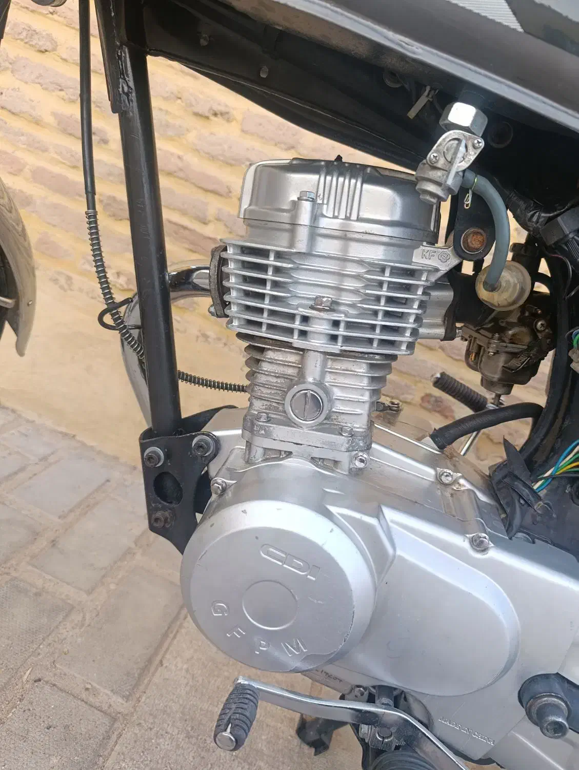 هیرمن ۹۵ در حد|موتورسیکلت|شیراز, سیاه سنگ|دیوار