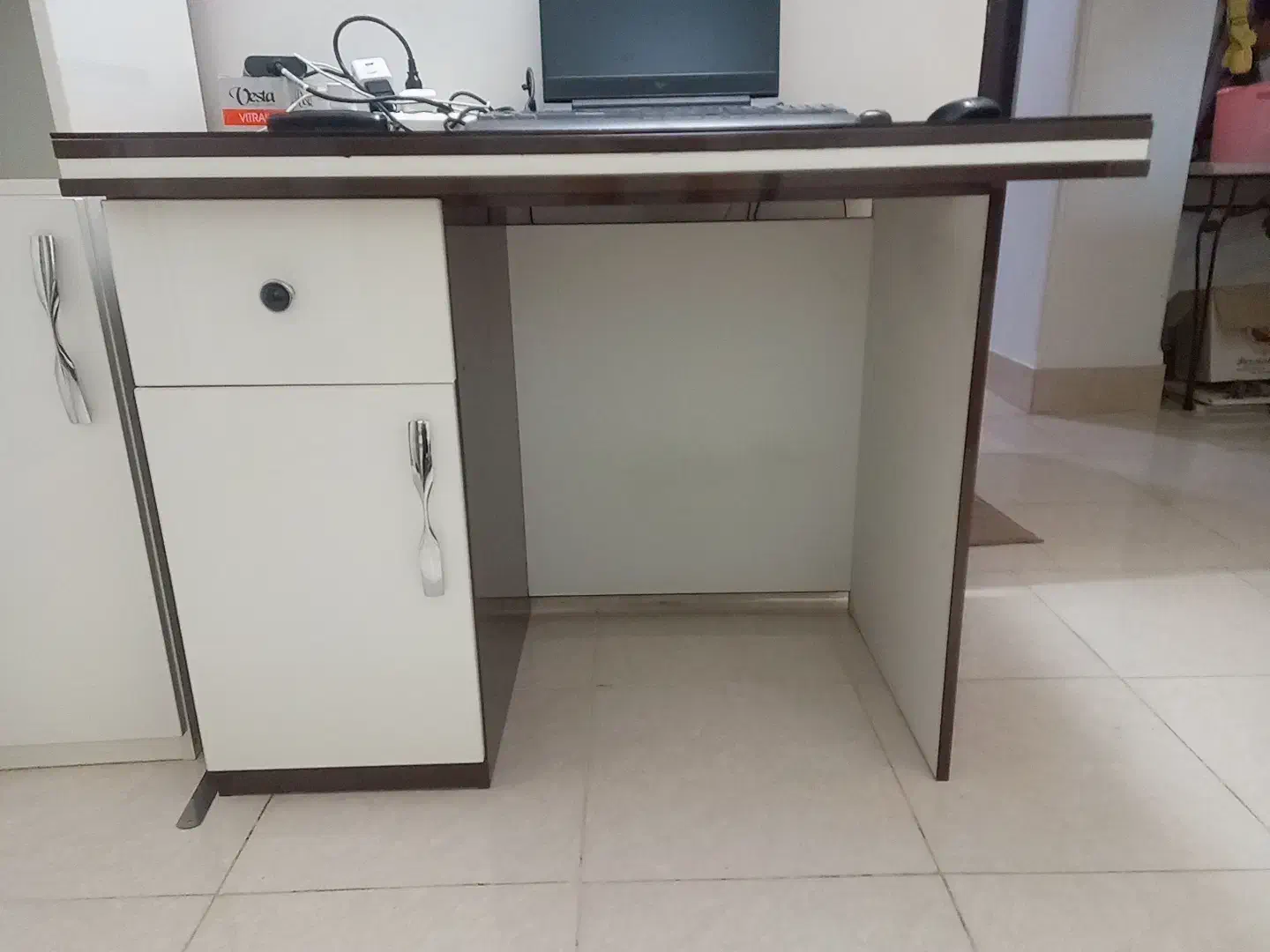 میز کامپیوتر وکتابخانه کاملا نو وسالم|میز تحریر و کامپیوتر|قم, بنیاد|دیوار