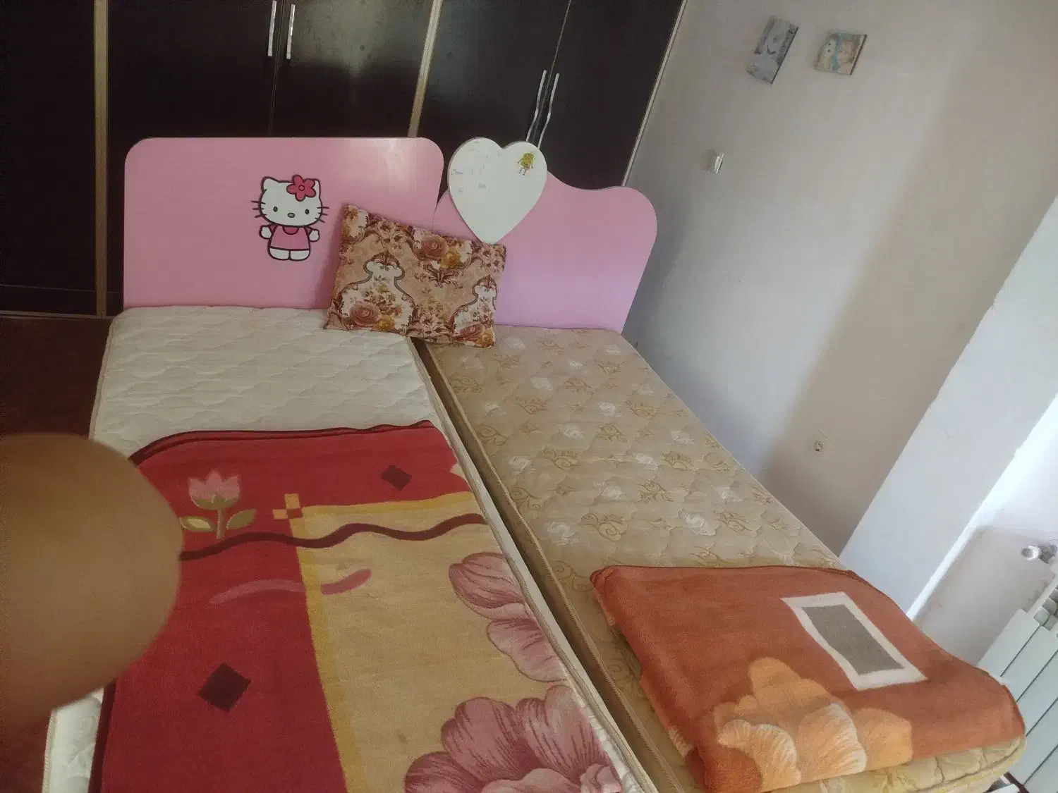 تخت|تشک تختخواب|مبارکه, |دیوار