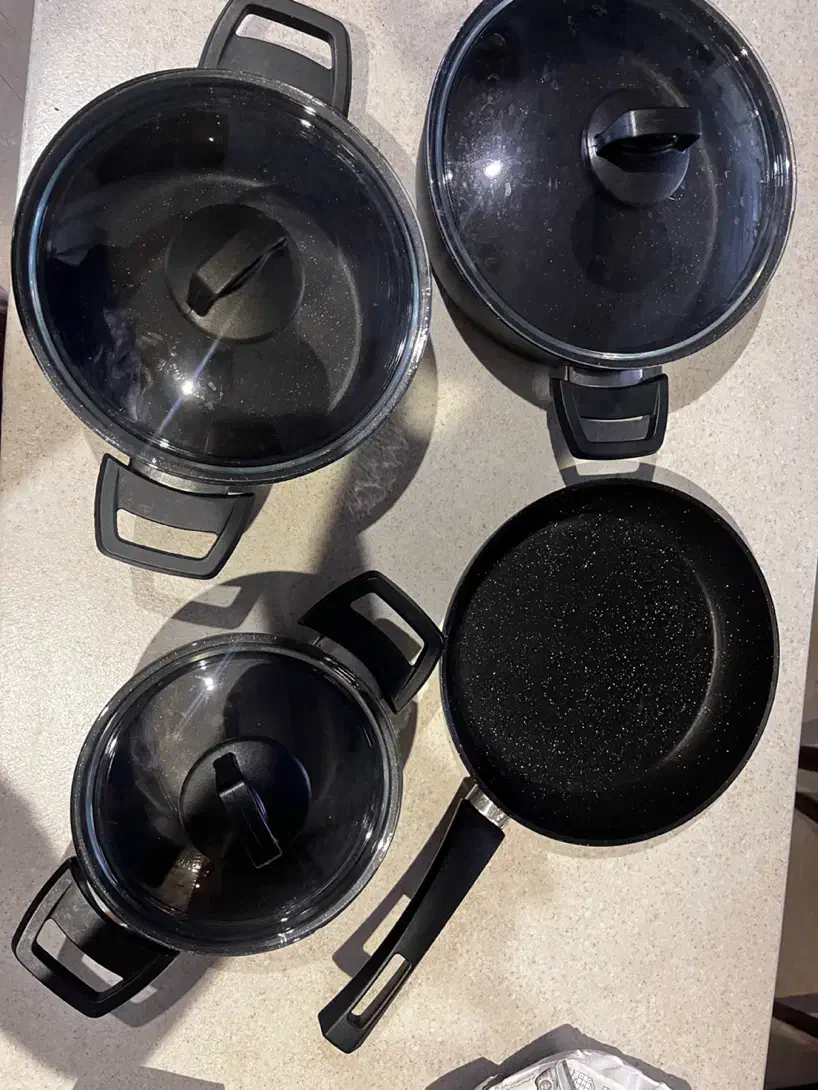 سرویس تفلون کاراجا|ظروف پخت‌وپز|تهران, پاسداران|دیوار