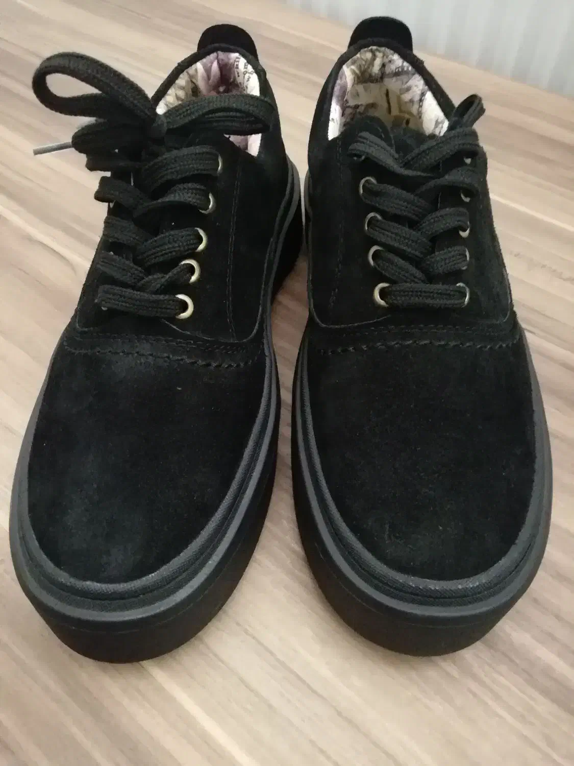 کفش|کیف، کفش، کمربند|بیرجند, |دیوار