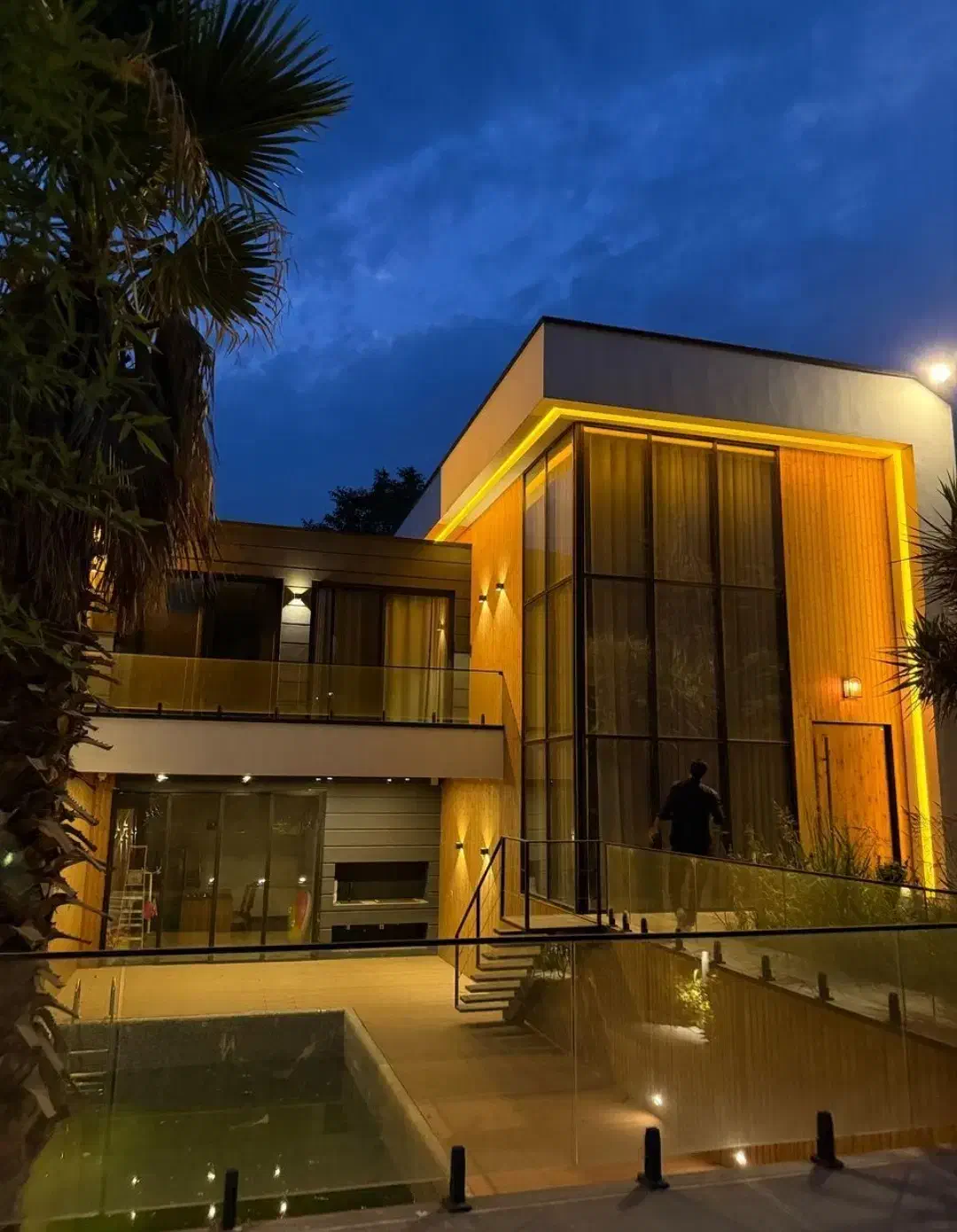 ویلا باغ مدرن 300 متری دوبلکس سنددار در قلب انزلی|فروش خانه و ویلا|رشت, گلسار|دیوار