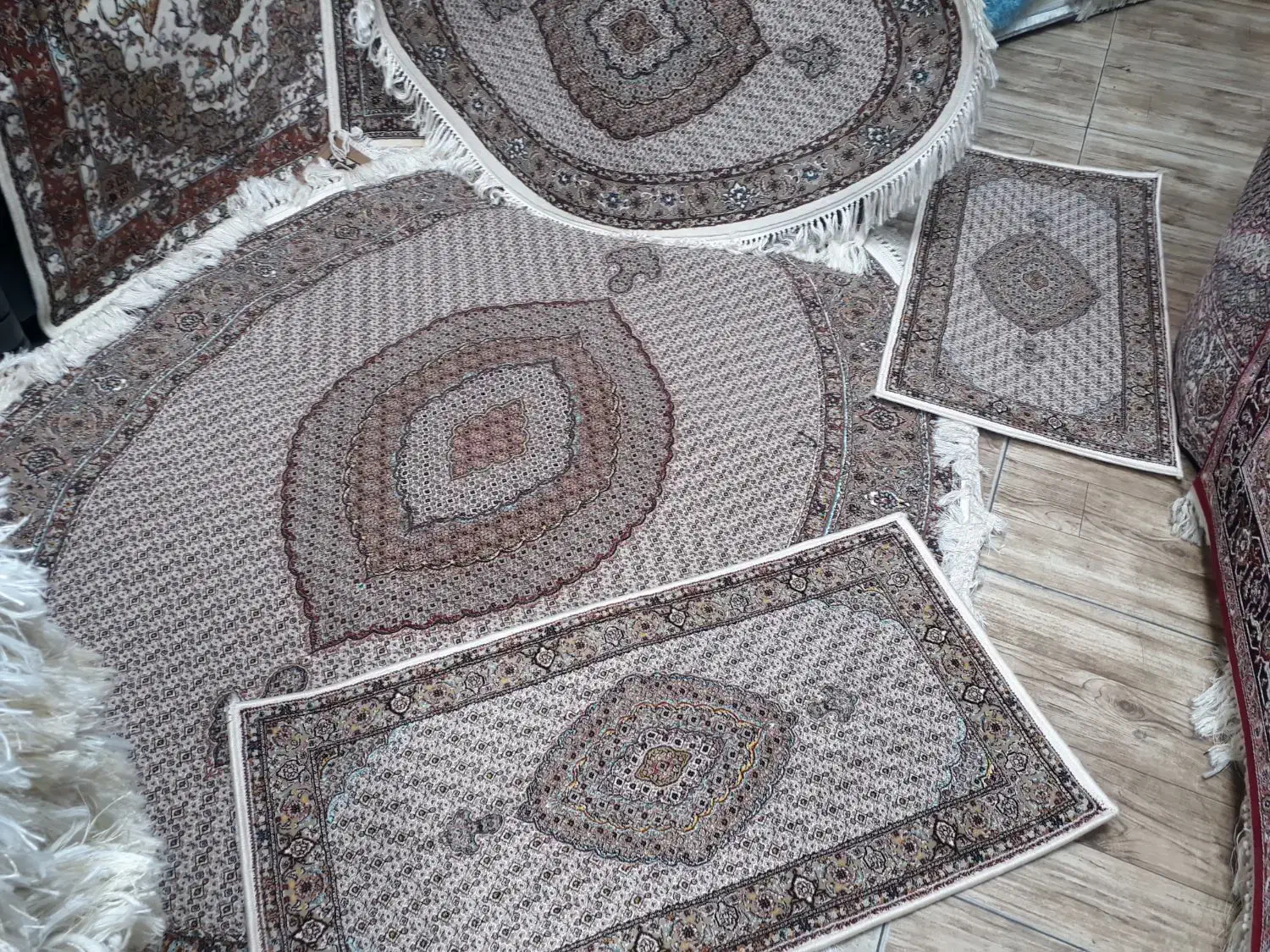 فرش آشپزخانه ماهی خوی کرم بیضی۱۵۰×۲ متر سایز|فرش|تبریز, |دیوار